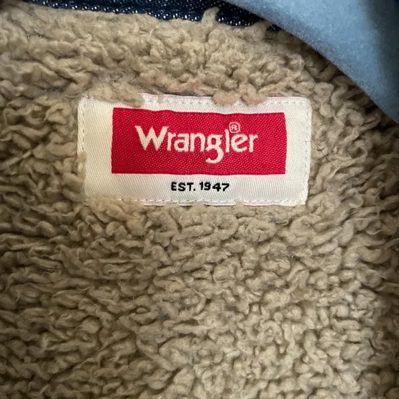 Wrangler Button Down - Picture 8 of 11